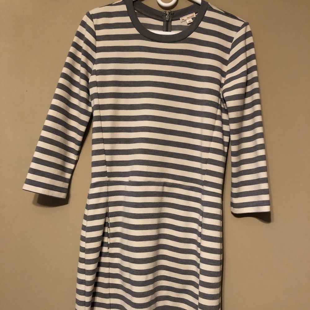 Gap pointe striped dress small grey white